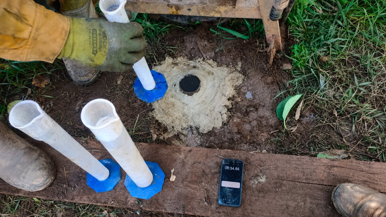 Ensaio de infiltração executado em campo pela LV Solos