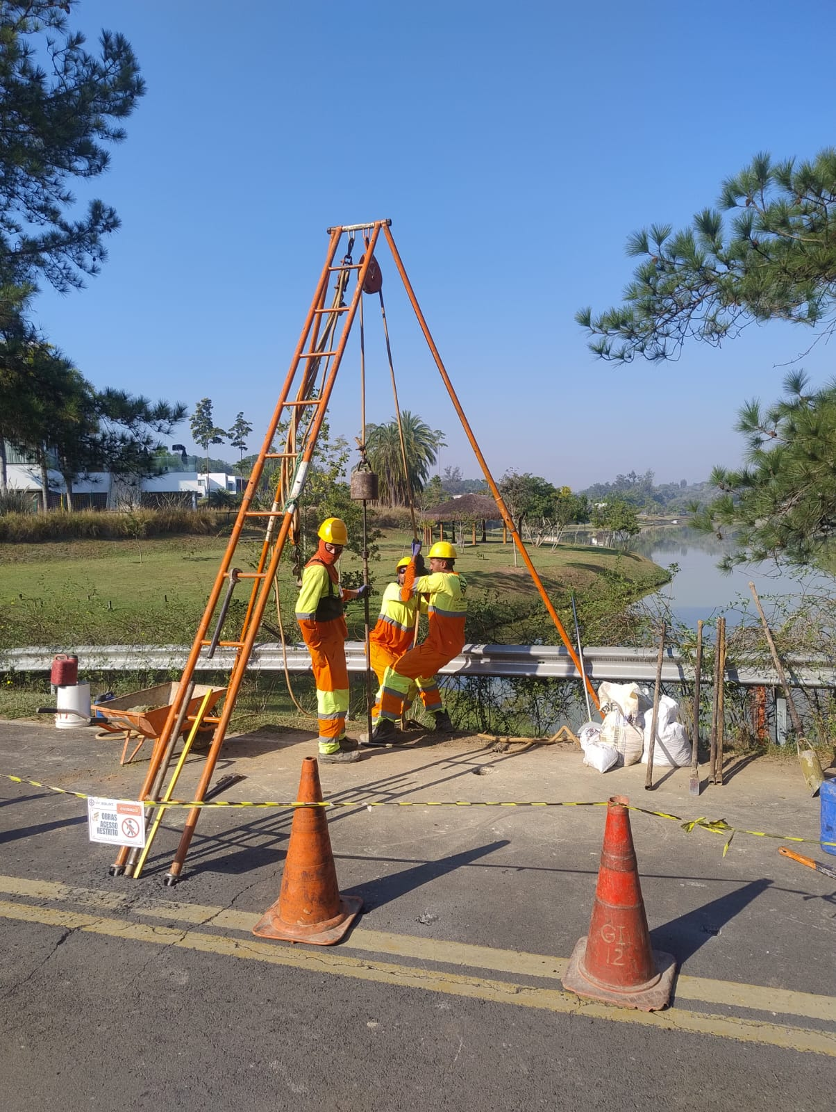 Sondagem SPT para fundação de torre de telecomunicações executada pela LV Solos